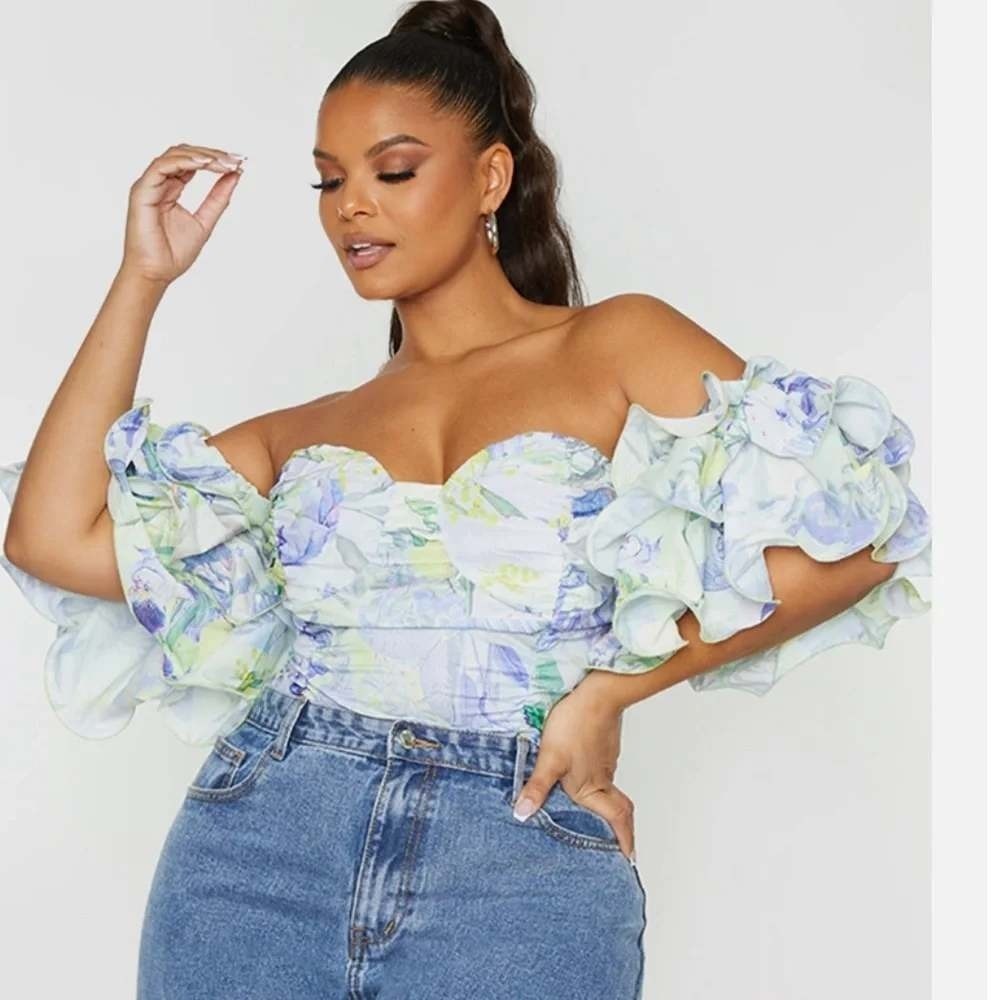 PrettyLittleThing White Floral‎ Ruffle Puff Sleeve Bardot Crop Top Size 16